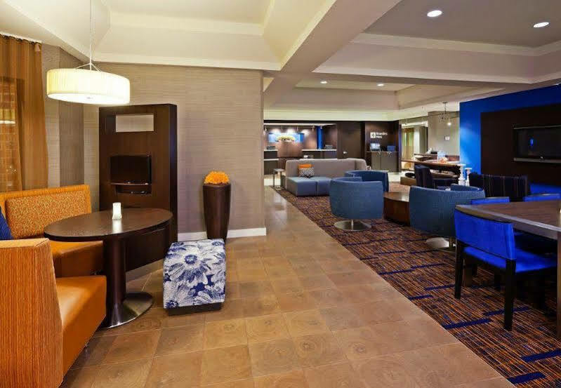 Hotel Courtyard Indianapolis At The Capitol Exterior foto